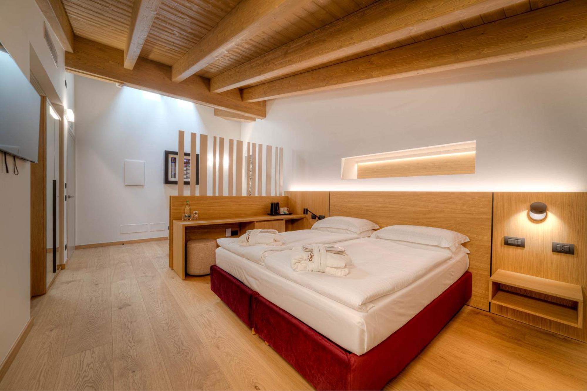 Wine Hotel San Carlo - Relais & Spa - Boutique Hotel Chiuro Luaran gambar