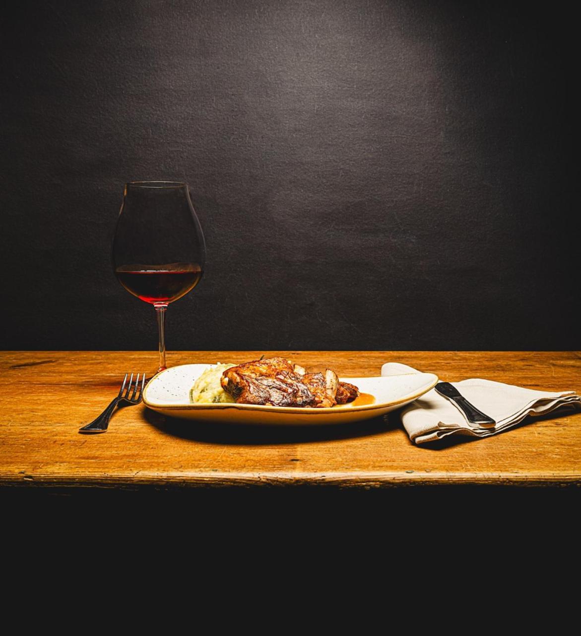 Wine Hotel San Carlo - Relais & Spa - Boutique Hotel Chiuro Luaran gambar