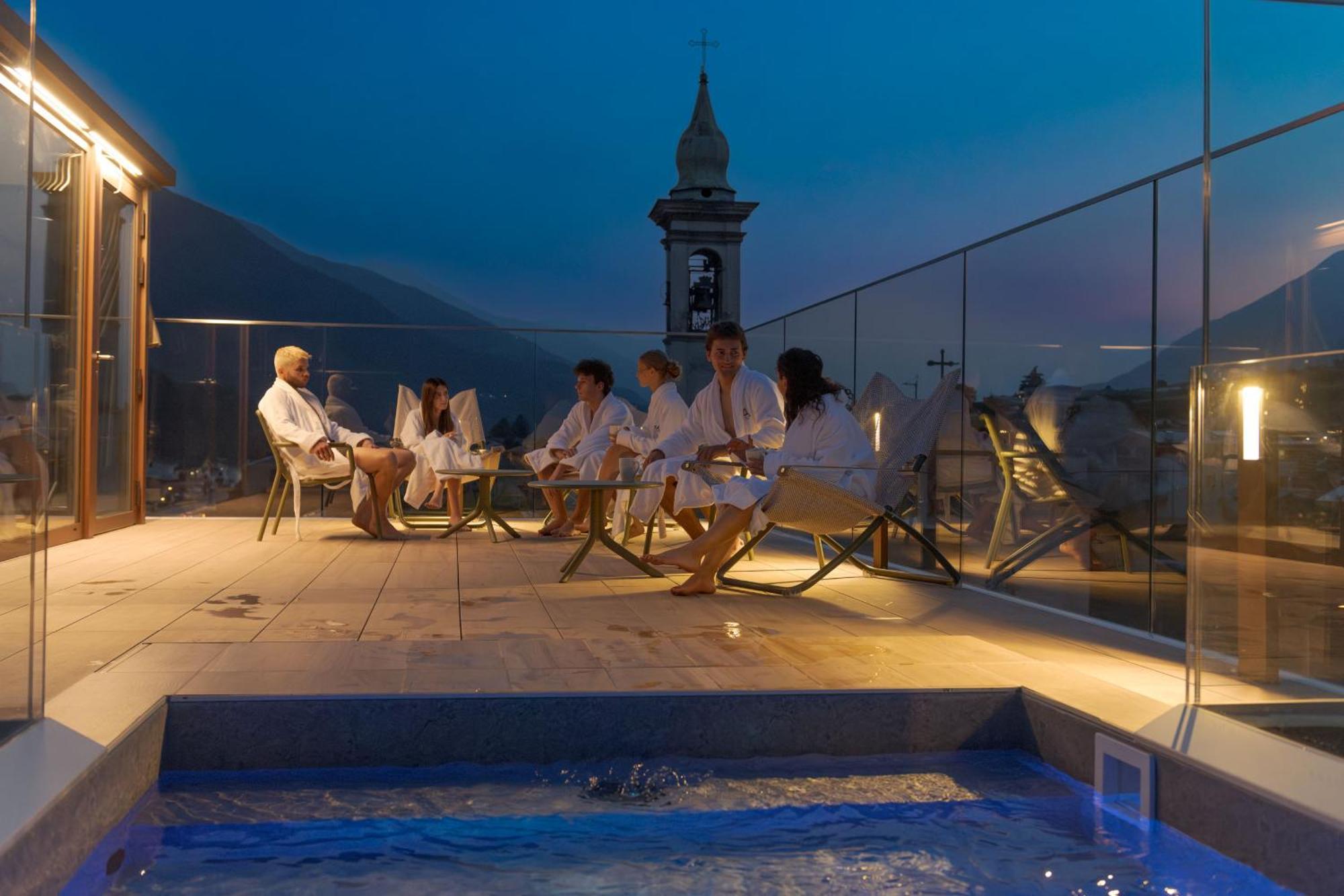 Wine Hotel San Carlo - Relais & Spa - Boutique Hotel Chiuro Luaran gambar