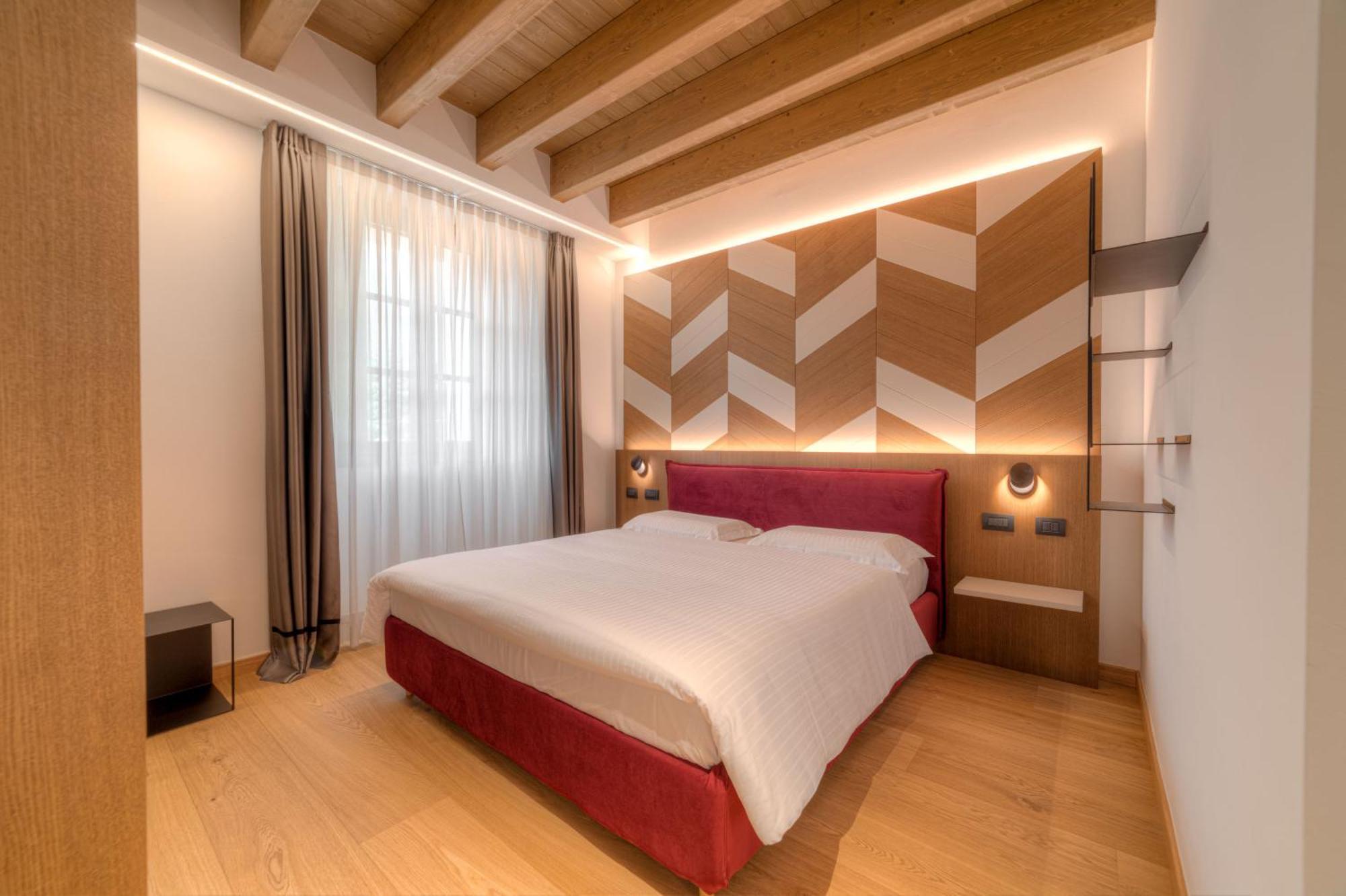 Wine Hotel San Carlo - Relais & Spa - Boutique Hotel Chiuro Luaran gambar
