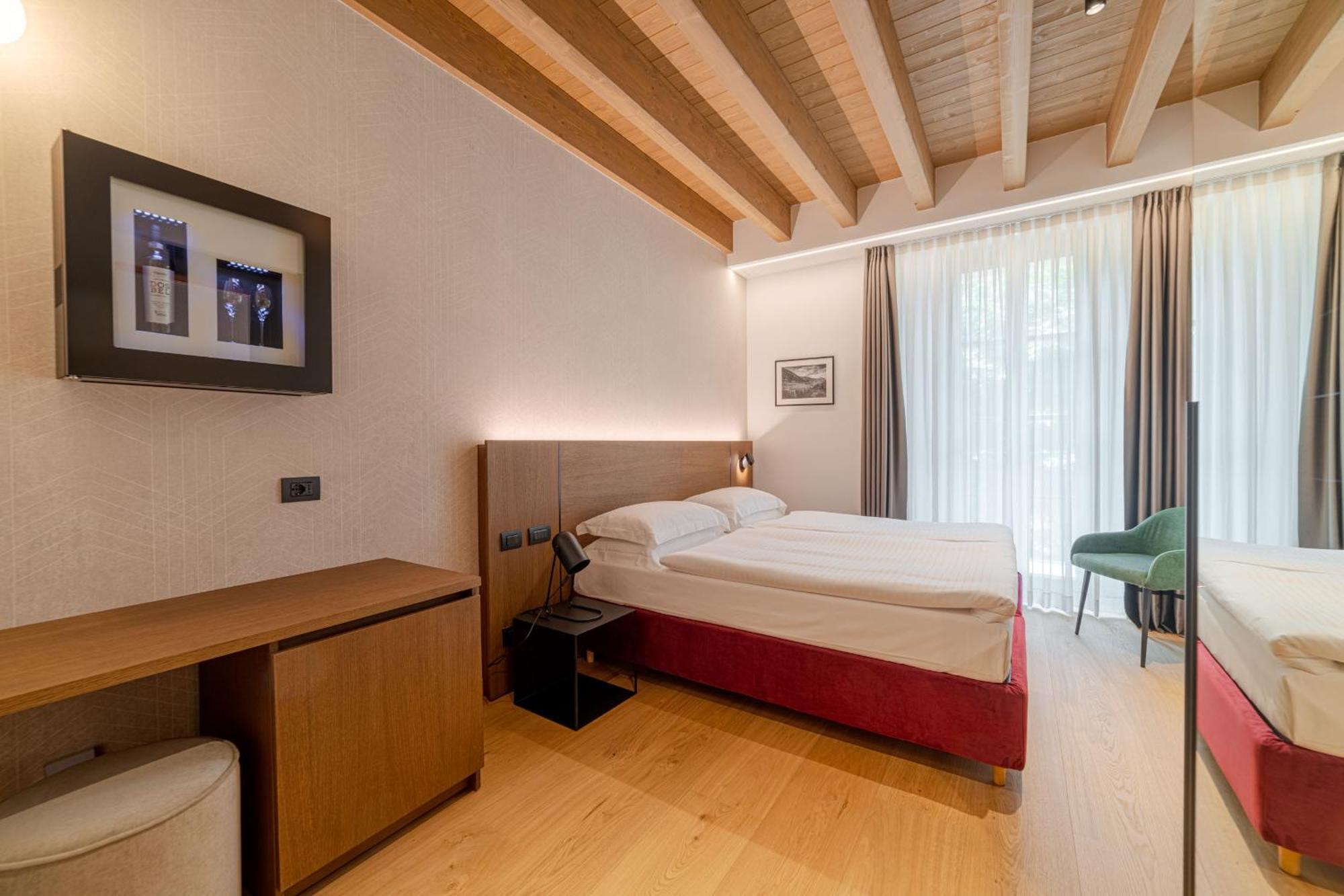 Wine Hotel San Carlo - Relais & Spa - Boutique Hotel Chiuro Luaran gambar