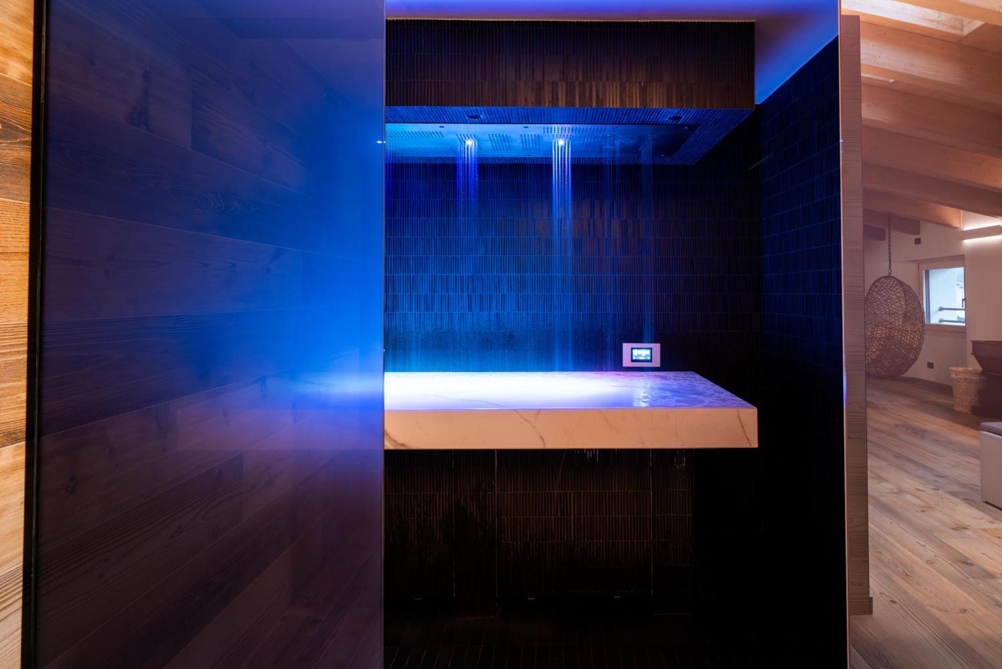 Wine Hotel San Carlo - Relais & Spa - Boutique Hotel Chiuro Luaran gambar