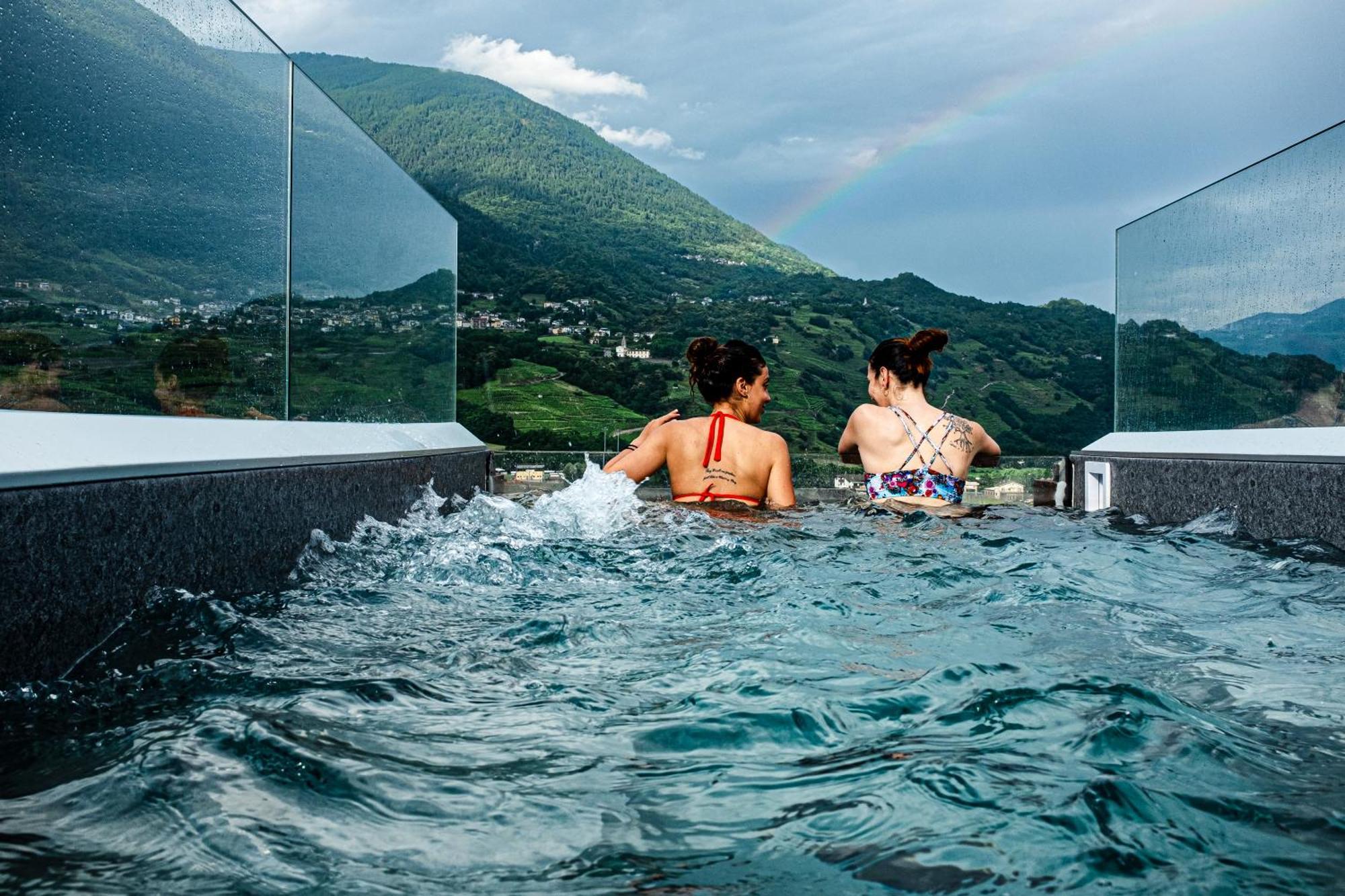 Wine Hotel San Carlo - Relais & Spa - Boutique Hotel Chiuro Luaran gambar