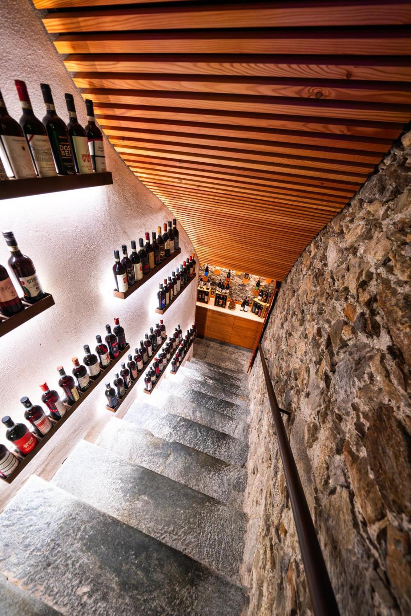 Wine Hotel San Carlo - Relais & Spa - Boutique Hotel Chiuro Luaran gambar