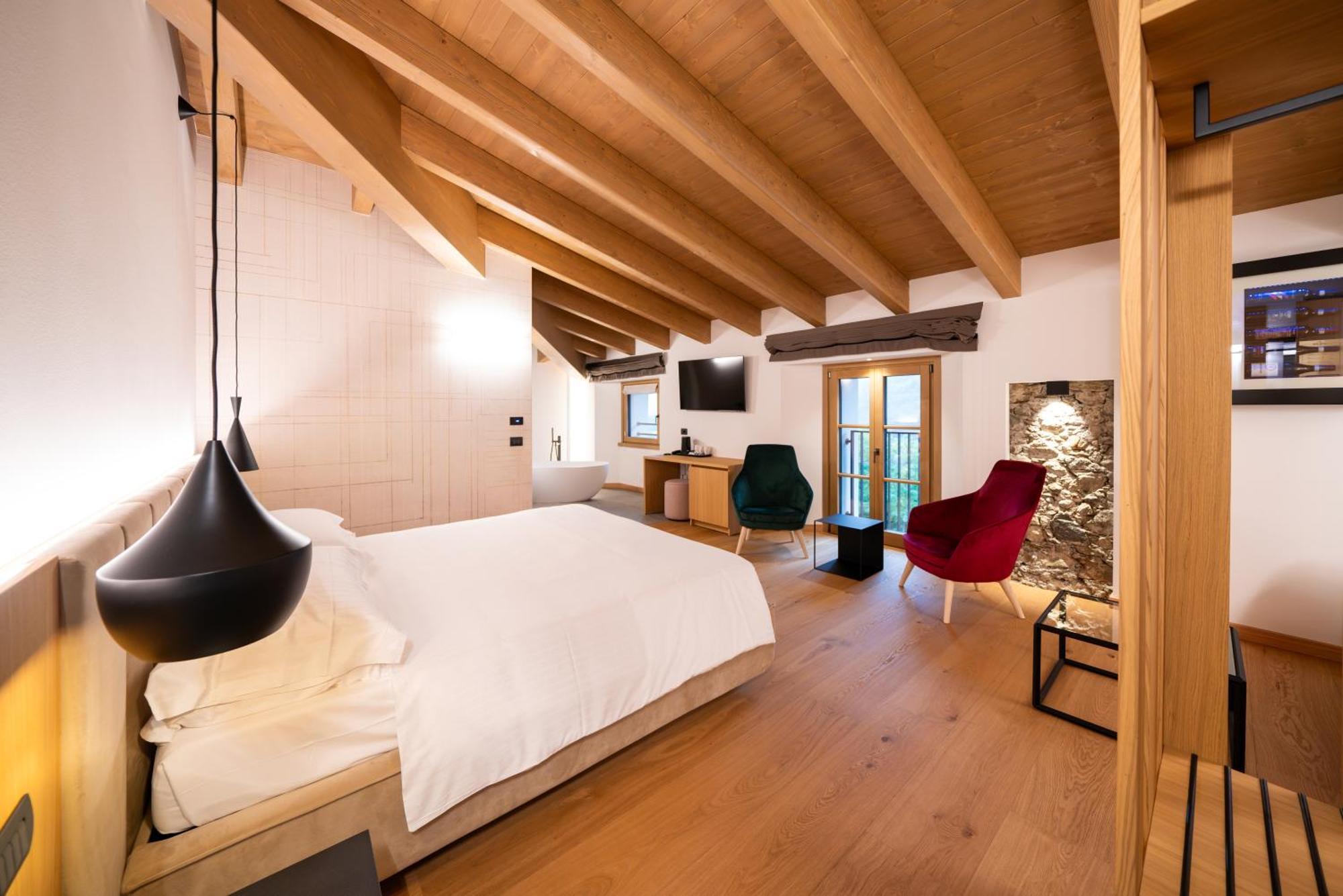 Wine Hotel San Carlo - Relais & Spa - Boutique Hotel Chiuro Luaran gambar